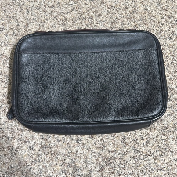 Coach Pouch - Picture 3 of 7